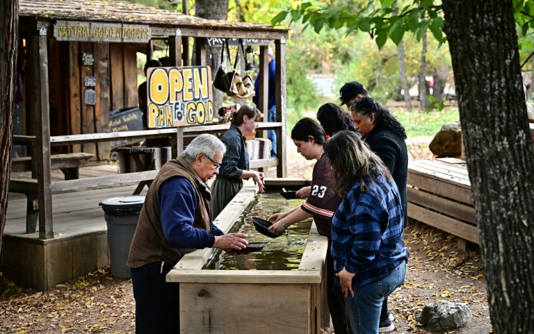 La Matelot Gulch Mining Company, dans les collines de Sierra Nevada, à Columbia, en Californie, le 26 octobre 2025
