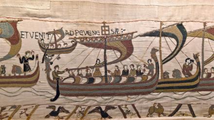 Photo transmise le 17 janvier 2018 par la mairie de Bayeux montrant une tapisserie représentant la bataille d'Hastings, qui conduisit il y a près de 1.000 ans Guillaume le Conquérant à s'emparer du trône d'Angleterre