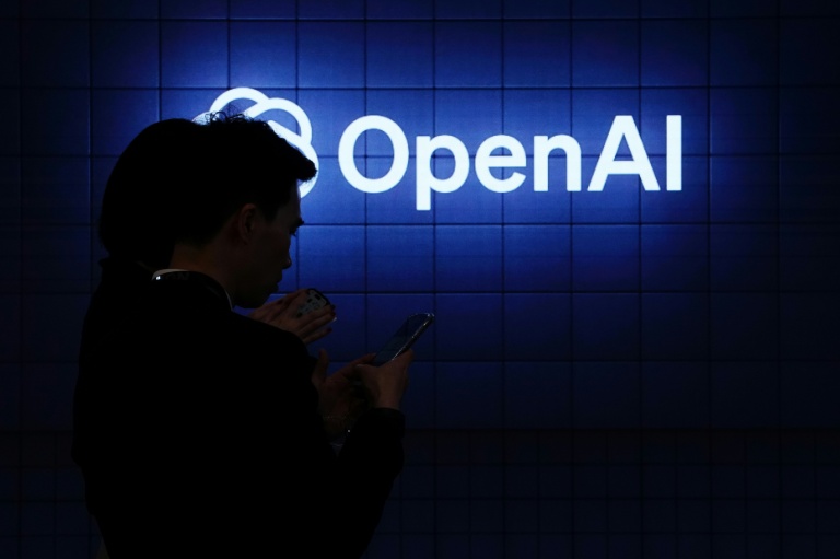 OpenAI a reconnu que ses outils d'intelligence artificielle (IA) avaient mis en ligne 53 images envoyées sur ChatGPT par des internautes