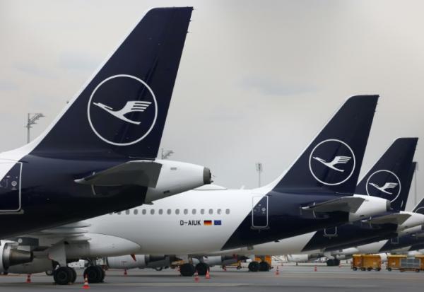 Appareils de la compagnie aérienne allemande Lufthansa sur le tarmac le 13 avril 2026 à l'aéroport international de Munich.
