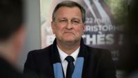 Le maire RN de Perpignan Louis Aliot, lors d'une conférence de presse au QG de campagne de Christophe Barthès, candidat RN à la ville de Carcassonne, le 18 mars 2026