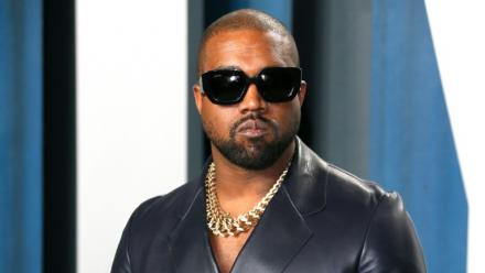 Kanye West assiste à une cérémonie à Beverly Hills, en Californie, le 9 février 2020
