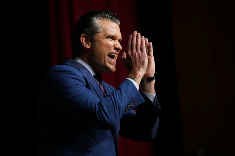 Pete Hegseth, ministre de la Défense américain, prononce un discours à la base de Quantico, en Virginie, le 30 septembre 2025