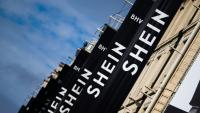 Les bannières de Shein sur la façade du BHV à Paris, le 3 novembre 2025