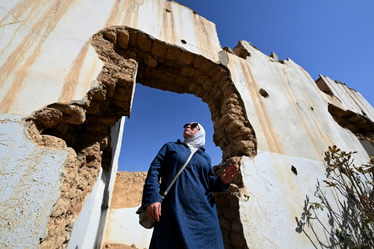 La Syrienne Amneh Khoulani, membre de la Commission nationale des disparus, à Daraya, le 28 octobre 2025