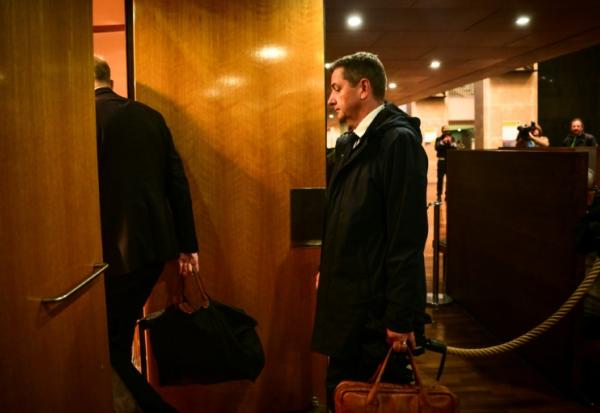 Le maire de Saint-Etienne Gaël Perdriau arrives au tribunal de Lyon le 22 septembre 2025