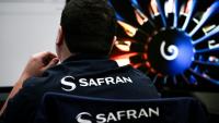 Un employé de Safran à Gennevilliers, près de Paris, le 13 avril 2026