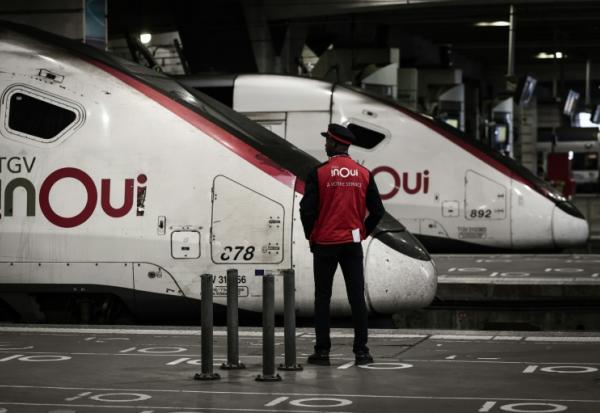 Des TGV à la gare Montparnasse à Paris, le 6 mai 2025