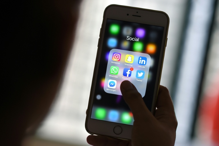 54% des répondants disent avoir utilisé les réseaux sociaux et les plateformes vidéo pour s'informer dans la semaine précédant le sondage
