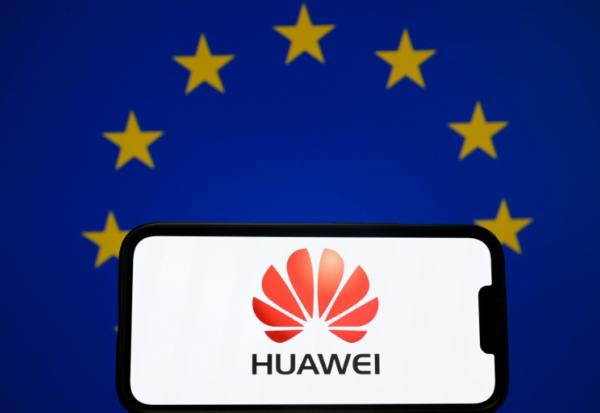 L'UE pourrait chercher à exclure les équipementiers chinois comme Huawei des réseaux de télécoms, à l'occasion de la révision de ses règles en matière de cybersécurité