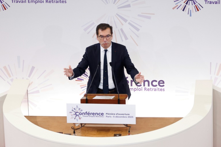 Le ministre du Travail Jean-Pierre Farandou lors du lancement de la conférence Travail et retraites, le 5 décembre 2025 à Paris