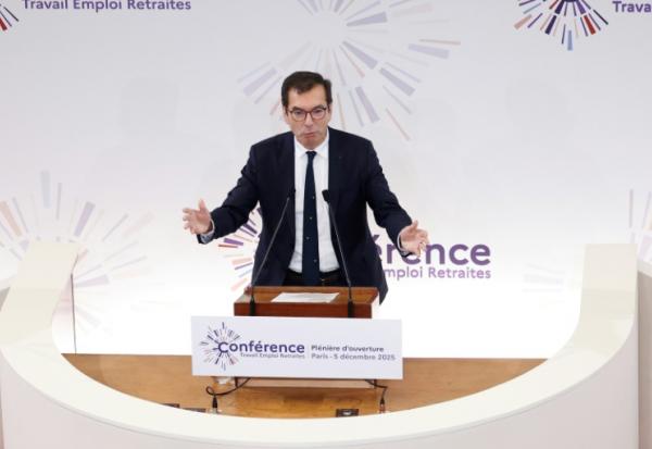 Le ministre du Travail Jean-Pierre Farandou lors du lancement de la conférence Travail et retraites, le 5 décembre 2025 à Paris
