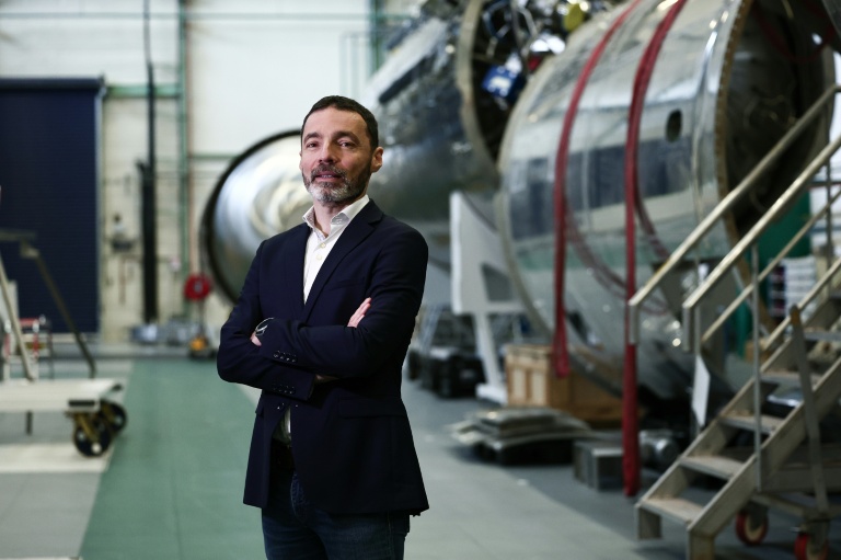 Le président exécutif de la start-up française MaiaSpace Yohann Leroy dans l'atelier de prototypes à Vernon, dans l'Eure, le 2 décembre 2025 