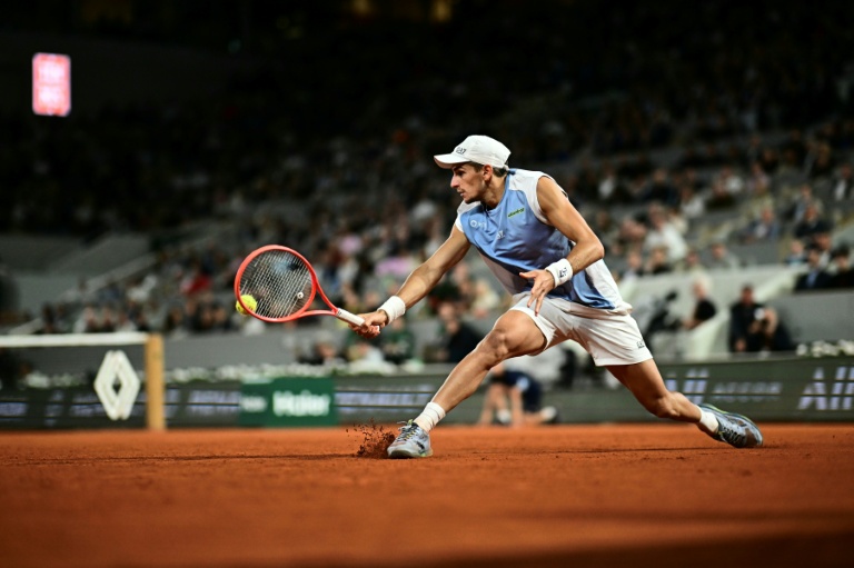 L'Italien Matteo Arnaldi en quart de finale de Roland-Garros contre son compatriote Matteo Berrettini le 3 juin 2026 à Paris