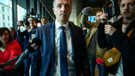 Gaël Perdriau, alors maire de Saint-Etienne, à la sortie du tribunal à Lyon après le verdict dans son procès pour chantage à la sextape, le 1er décembre 2025