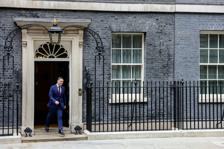 Le ministre britannique de la Santé, Wes Streeting, quitte le 10 Downing Street après une rencontre avec le Premier ministre Keir Starmer, le 13 mai 2026 à Londres
