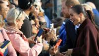Le prince Harry et son épouse Meghan, duc et duchesse de Sussex, lors d’une visite au 'Himmah Hub", un groupe d’action communautaire luttant contre la précarité alimentaire, le 15 octobre 2026 à Nottingham, dans le centre de l’Angleterre