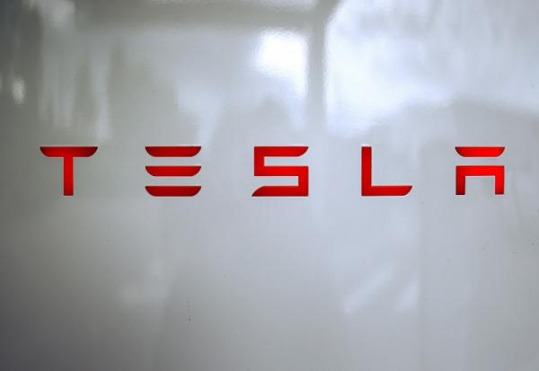 Le fonds souverain de la Norvège, un des dix principaux actionnaires de Tesla, votera contre le plan de rémunération de potentiellement plus de 1.000 milliards de dollars que le constructeur automobile américain envisage de verser à son fondateur, Elon Musk.