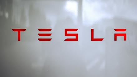 Le fonds souverain de la Norvège, un des dix principaux actionnaires de Tesla, votera contre le plan de rémunération de potentiellement plus de 1.000 milliards de dollars que le constructeur automobile américain envisage de verser à son fondateur, Elon Musk.