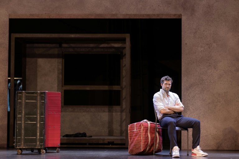 Alexis Michalik au Théâtre de la Renaissance, à Paris, le 19 janvier 2024