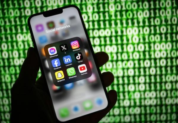 La sélection du jury devait démarrer mardi à Los Angeles en préambule du procès très attendu de plusieurs géants des réseaux sociaux accusés d'avoir sciemment conçu leurs applications pour rendre les jeunes utilisateurs accro à leurs plateformes