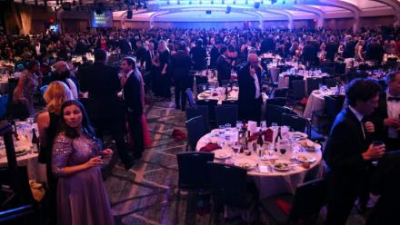 Des invités au dîner des correspondants de la Maison Blanche, auquel le président américain Donald Trump assistait, dans l'hôtel Hilton de Washington, le 25 avril 2026  