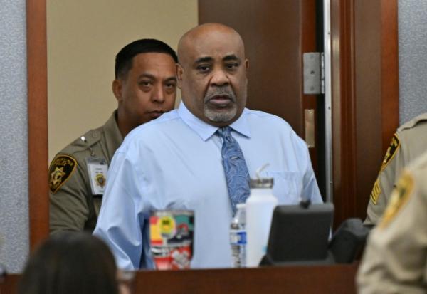 Duane "Keffe D" Davis arrive dans un tribunal de Las Vegas, le 10 août 2026, pour le premier jour de son procès en lien avec le meurtre en 1996 du rappeur star Tupac Shakur
