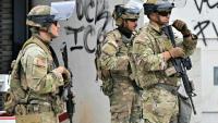 Des membres de la Guarde nationale à Los Angeles, en Californie, le 8 juin 2025