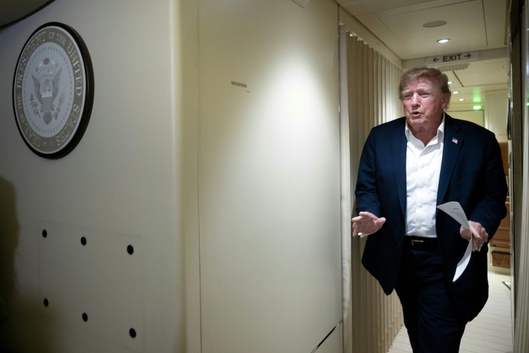 Le président américain Donald Trump à bord de l'avion présidentiel Air Force One le 13 septembre 2026