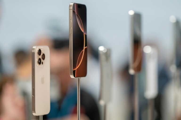 Des iPhone 16 présentés à Cupertino, en Californie, le 9 septembre 2024