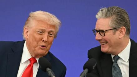 Le président américain Donald Trump et le Premier ministre britannique Keir Starmer lors de la signature de l'accord de coopération technologique à Chequers, en Angleterre, lors de la visite d'Etat de Trump le 18 septembre 2025