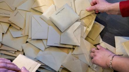 Le code électoral, qui bénéficie aux plus âgés en cas d'égalité des voix, passe mal à Val-de-Scie, ville de Seine-Maritime de 2.600 habitants, où cet improbable scénario s'est produit au 2e tour des municipales