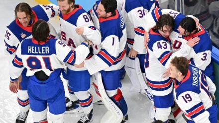 Les hockeyeurs américains vainqueurs du Canada, le 22 février 2026 à Milan
