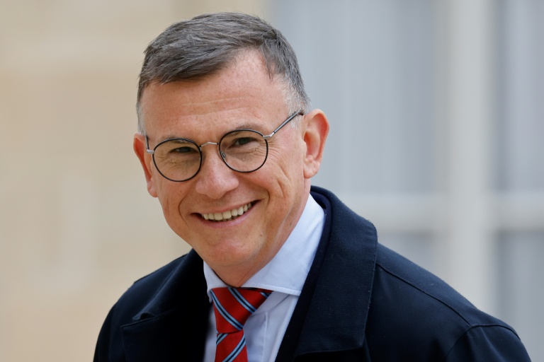 Le maire LR d'Aulnay-sous-Bois, en Seine-Saint-Denis, Bruno Beschizza, le 11 mai 2023, à Paris