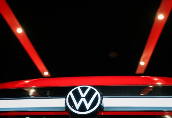 Le constructeur Volkswagen rappelle plus de 2,8 millions de véhicules VW et Audi dans le monde, dont un tiers en Allemagne, pour un risque de corrosion du système de direction