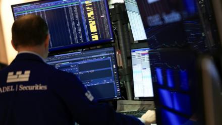 Un opérateur à la Bourse de New York, le 30 avril 2026