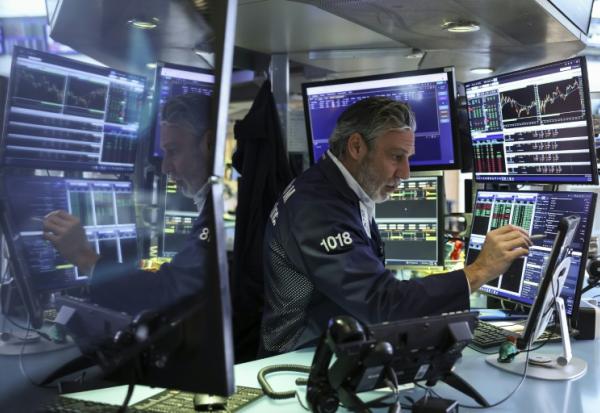 Un opérateur à la Bourse de New York, le 5 décembre 2025