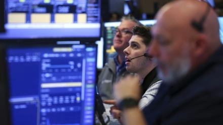 Des opérateurs à la Bourse de New York, le 27 mai 2026
