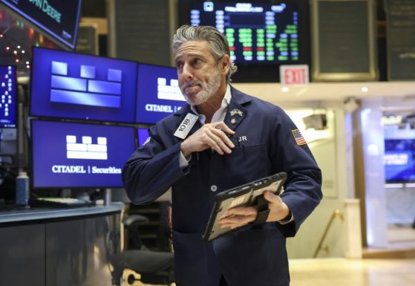 Un opérateur à la Bourse de New York le 5 décembre 2025
