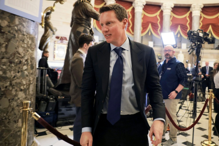 David Ellison, président-directeur général de Paramount Skydance, traverse la salle des statues pour se rendre au discours sur l'état de l'Union au Capitole, à Washington, le 24 février 2026