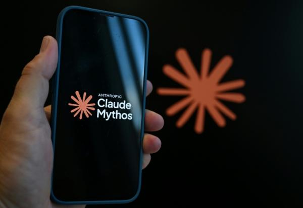 Après deux semaines de blocage inédit, le gouvernement américain a réautorisé vendredi le modèle d'intelligence artificielle (IA) le plus puissant d'Anthropic, pour un petit cercle de partenaires uniquement américains, confirmant la reprise en main de Washington sur cette technologie stratégique