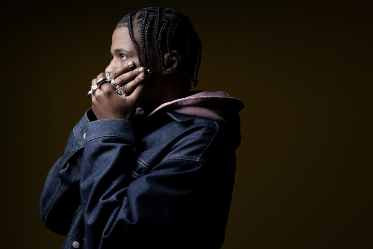 Le chanteur et pianiste franco-camerounais Yamê le 27 mai 2025 à Paris
