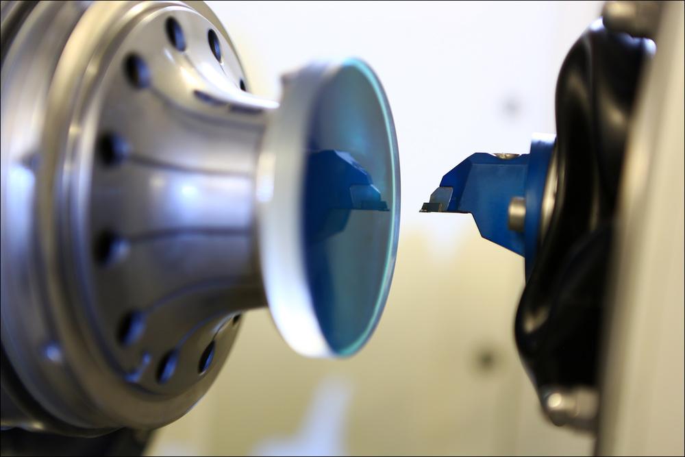 Lunettes intelligentes : EssilorLuxottica, le regard rivé sur son rival Google