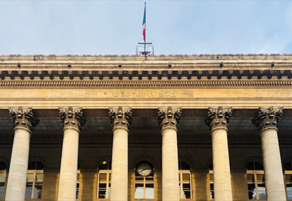 Clôture Paris : le CAC 40 recule légèrement après la BCE
