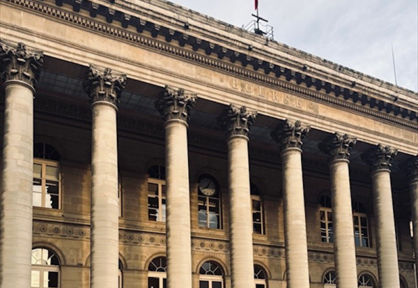 Clôture Paris : le CAC 40 se redresse, malgré les nouveaux droits de douane de Trump