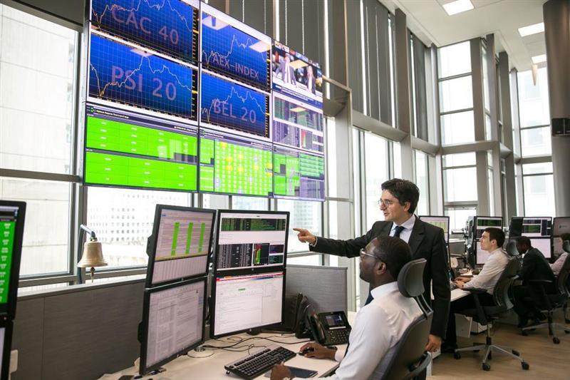 Mi-séance Paris : le CAC 40 repart à la baisse dans l'attente de progrès sur l'accord de paix entre les Etats-Unis et l'Iran