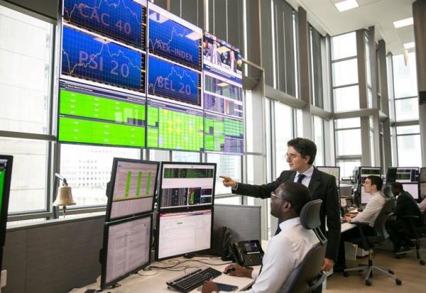 Mi-séance Paris : le CAC 40 repart à la baisse dans l'attente de progrès sur l'accord de paix entre les Etats-Unis et l'Iran