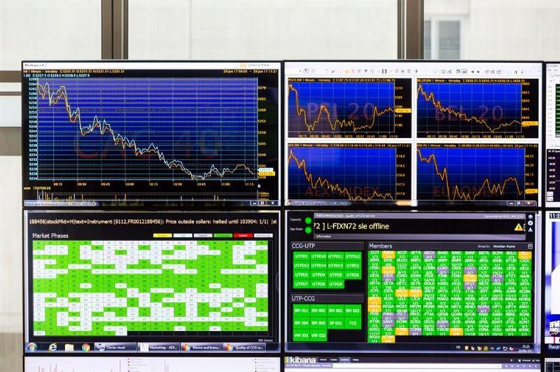 Ouverture Paris : le CAC40 se cale sur les 8.700 points avant l'inflation américaine