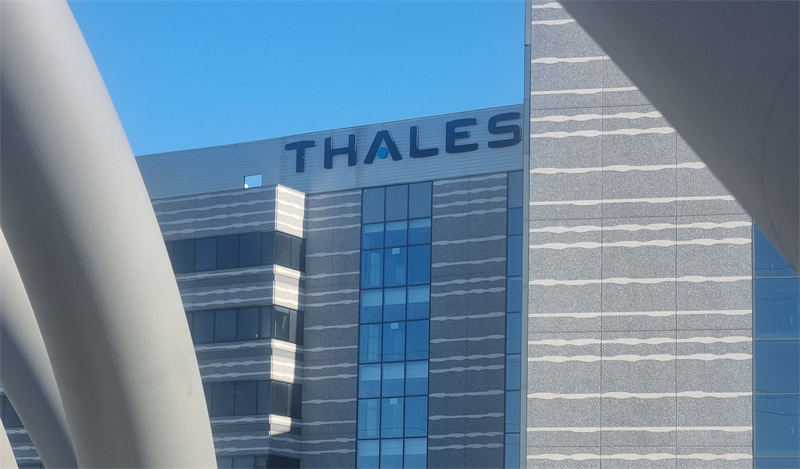 Thales lance HexaForce, le système de commandement militaire augmenté par IA pour l'OTAN et ses alliés