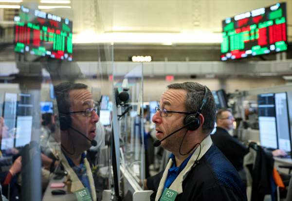 Wall Street corrige lourdement, inquiétudes sur les valorisations